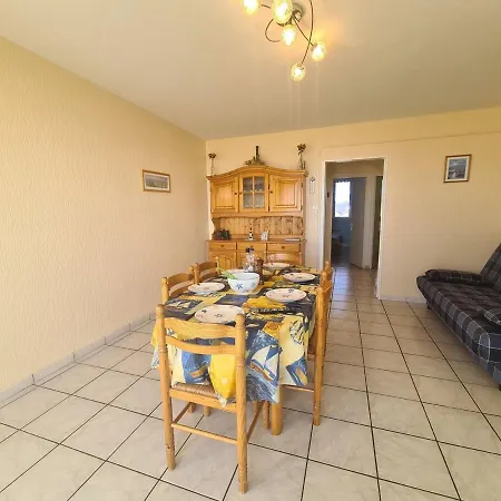 Rénové 3 Pièces Avec Balcon, Proche - - Fr-1-224c-237