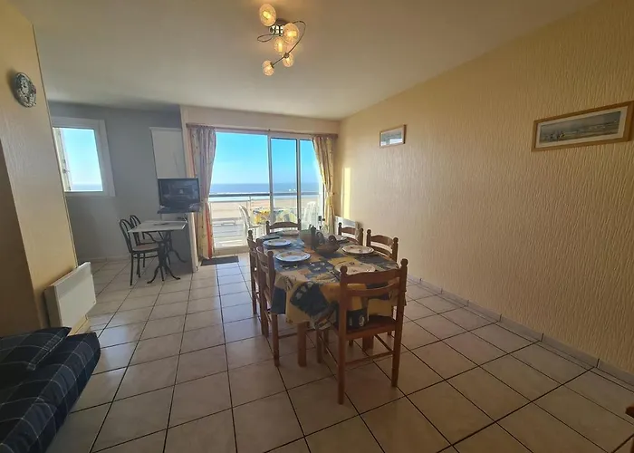 Appartement Rénové 3 Pièces Avec Balcon, Proche - - Fr-1-224c-237