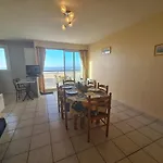 Apartment Renove 3 Pieces Avec Balcon, Proche - - Fr-1-224c-237